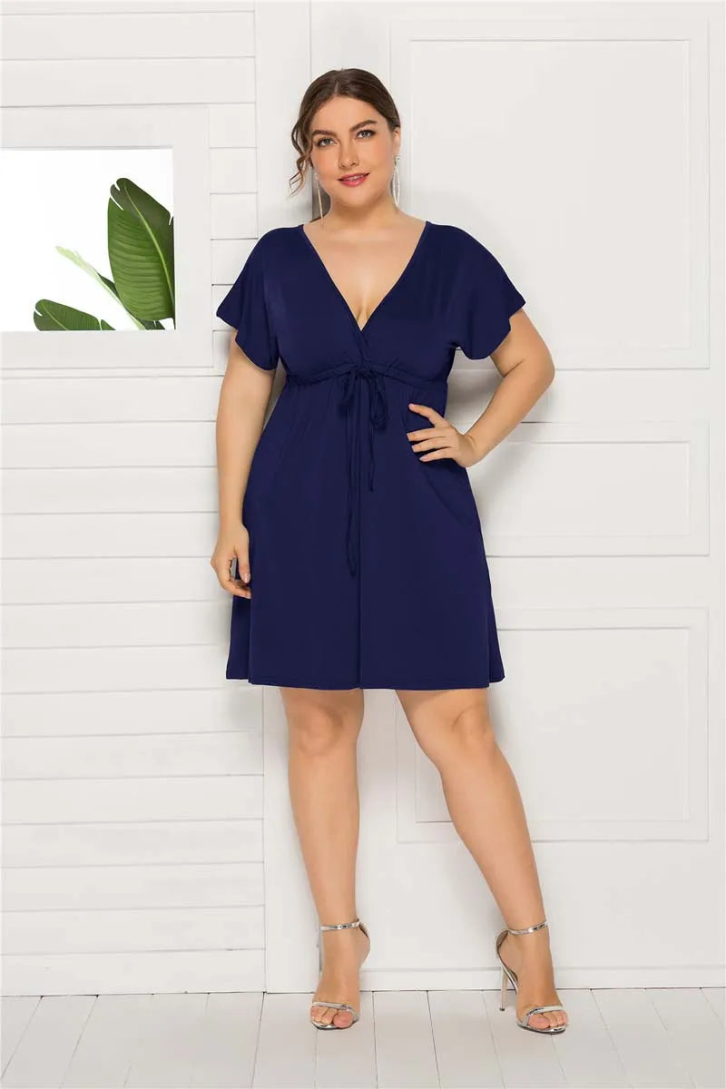 Mini Robe Col en V — Manches Courtes & Taille Empire