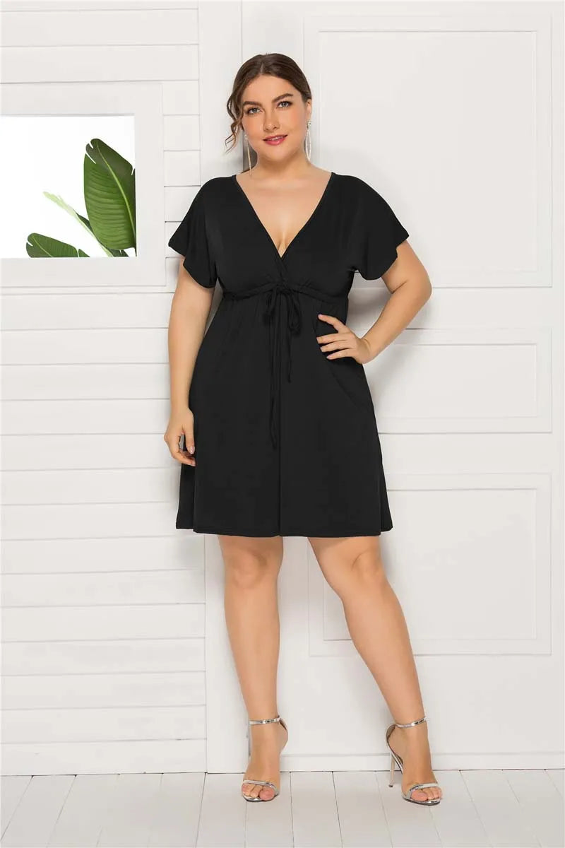Mini Robe Col en V — Manches Courtes & Taille Empire