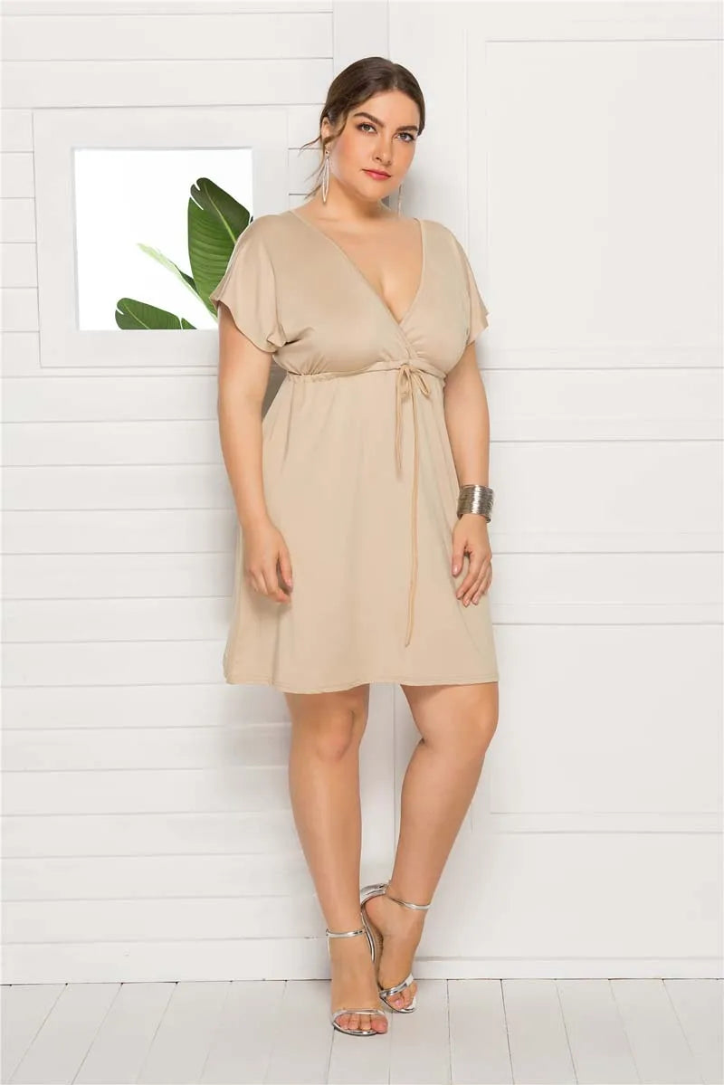 Mini Robe Col en V — Manches Courtes & Taille Empire