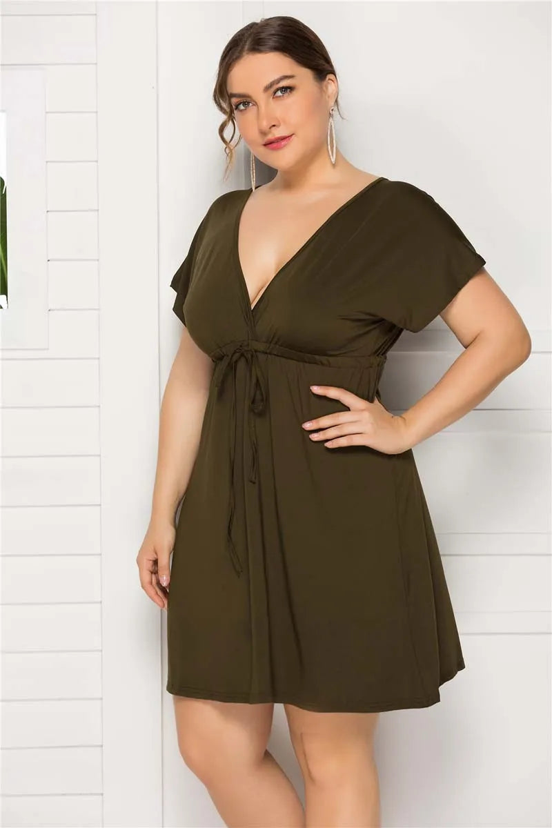 Mini Robe Col en V — Manches Courtes & Taille Empire