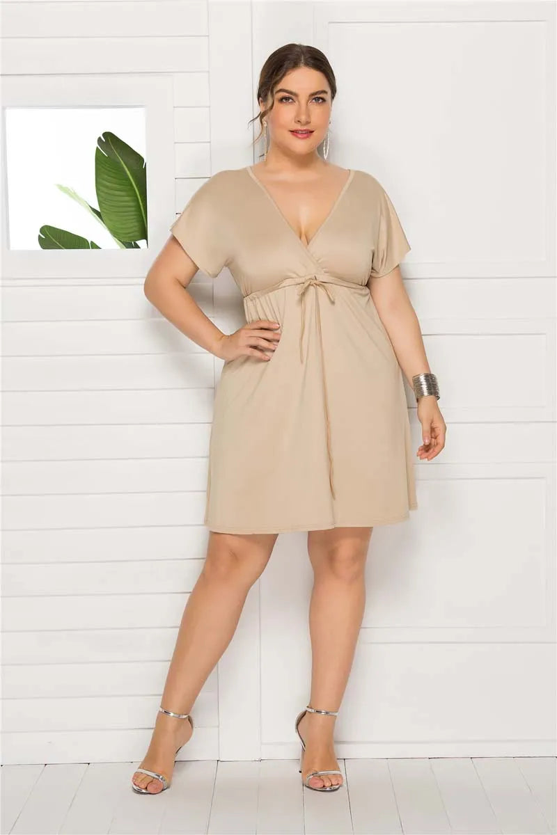 Mini Robe Col en V — Manches Courtes & Taille Empire