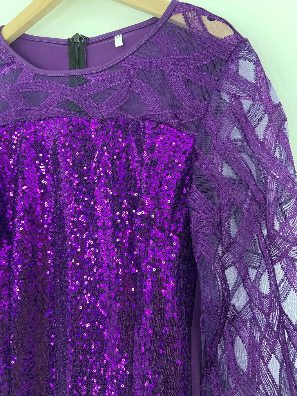 Robe Midi Sequins — Manches Courtes, Silhouette Une Ligne, Style Soirée