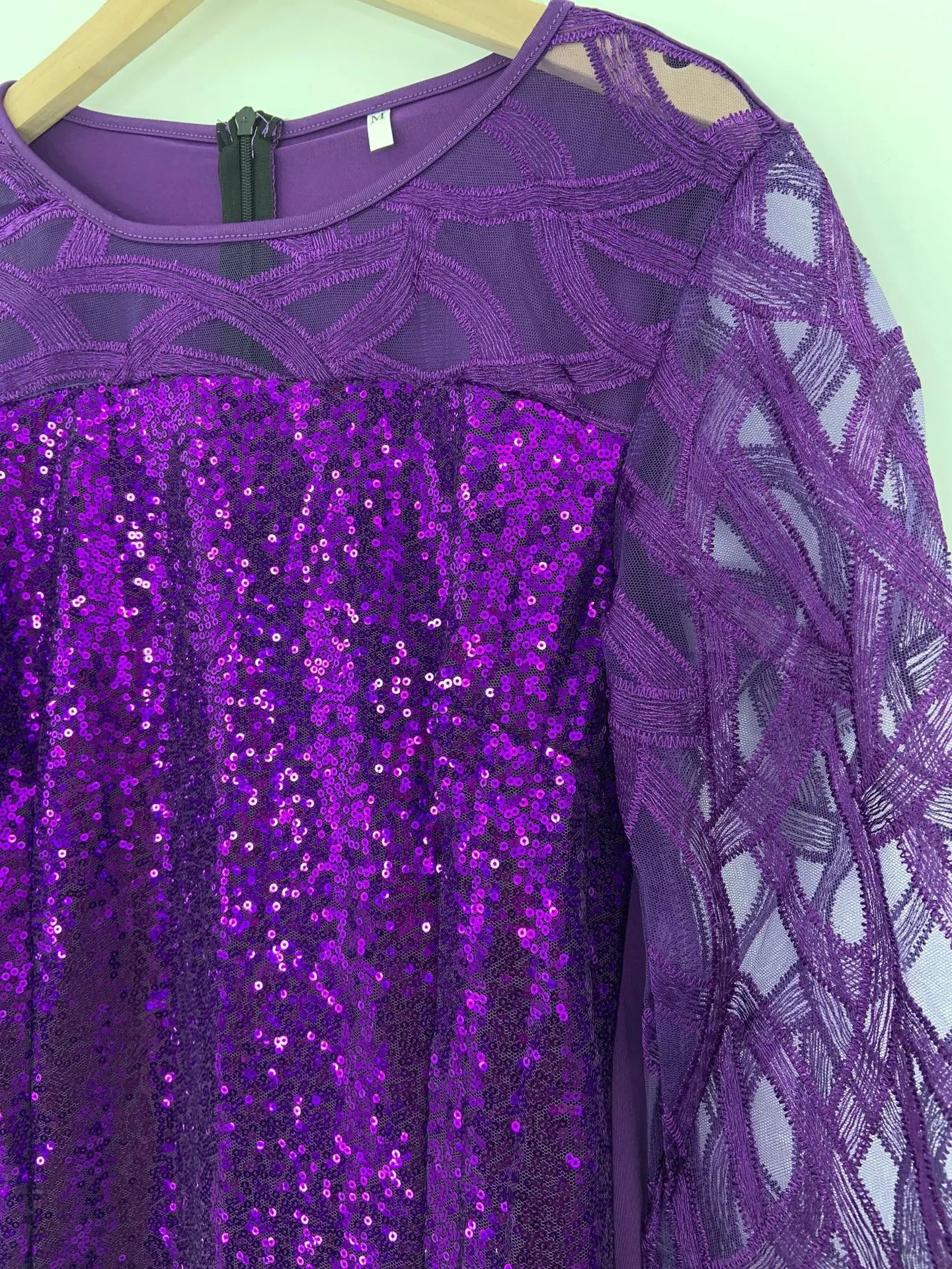 Robe Midi Sequins — Manches Courtes, Silhouette Une Ligne, Style Soirée