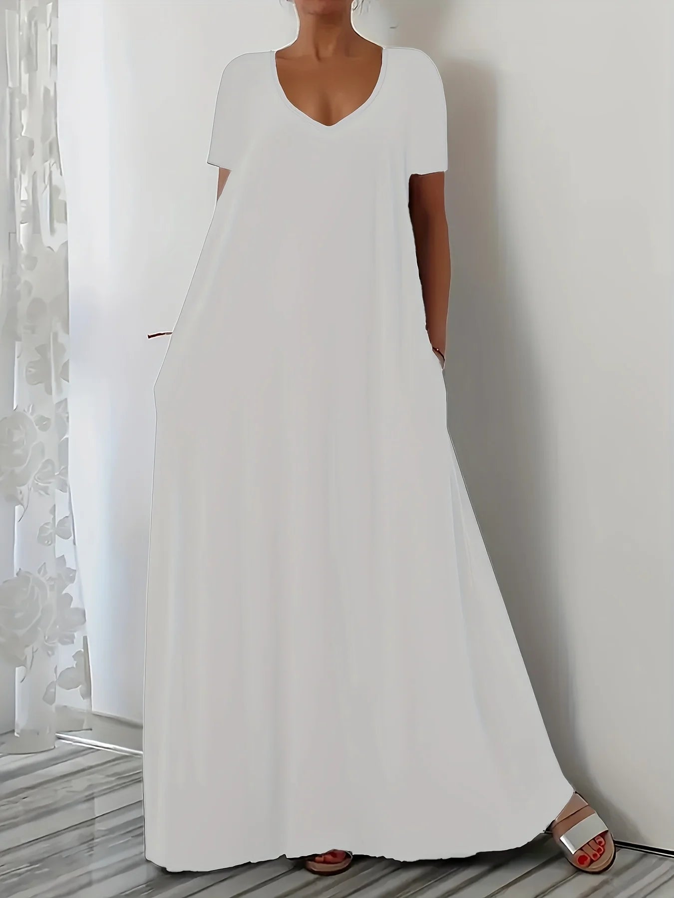 Robe Longue Ample — Col en V, Manches Courtes & Poche