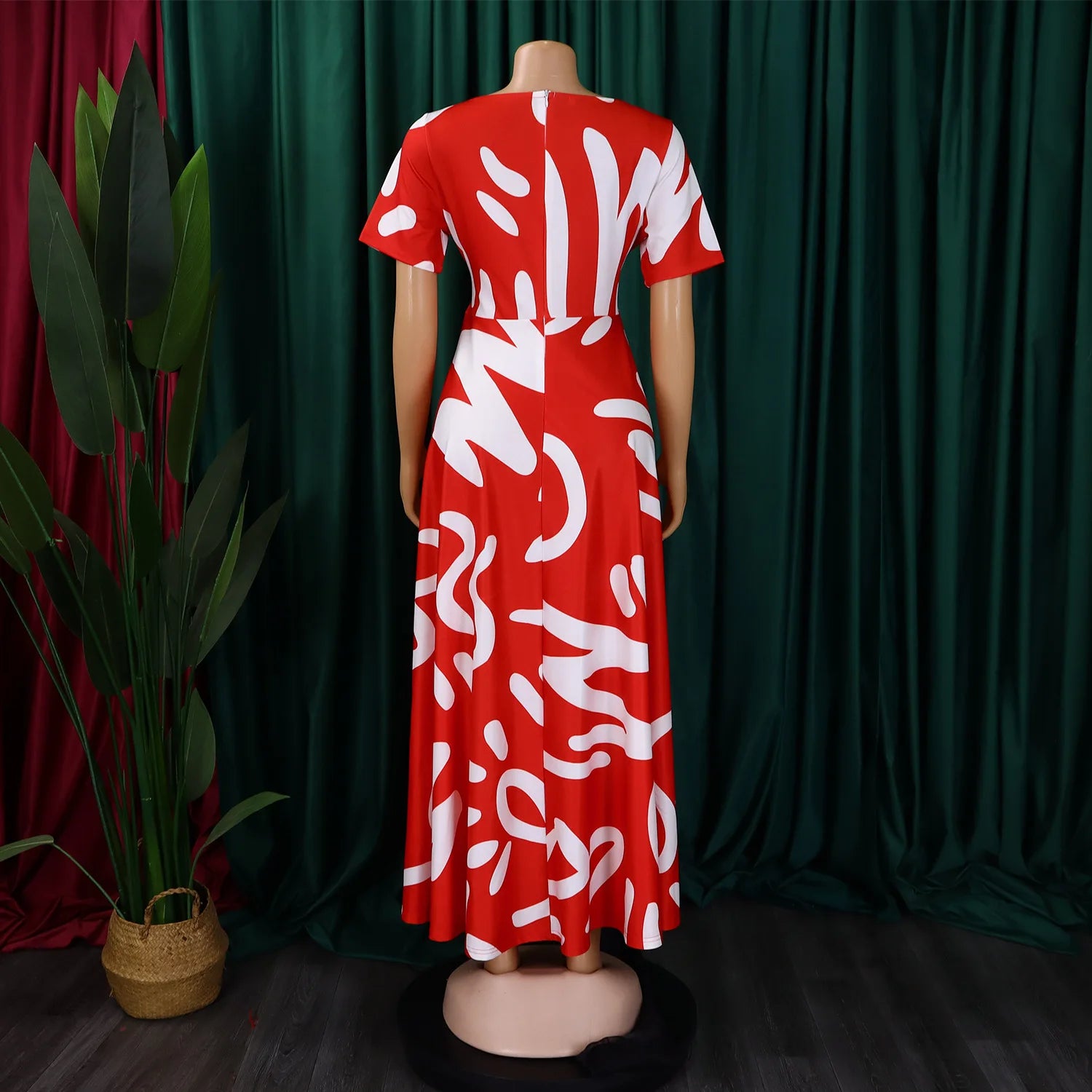 Robe Longue Imprimée avec Ceinture — Col Rond, Manches Courtes, Longueur Cheville