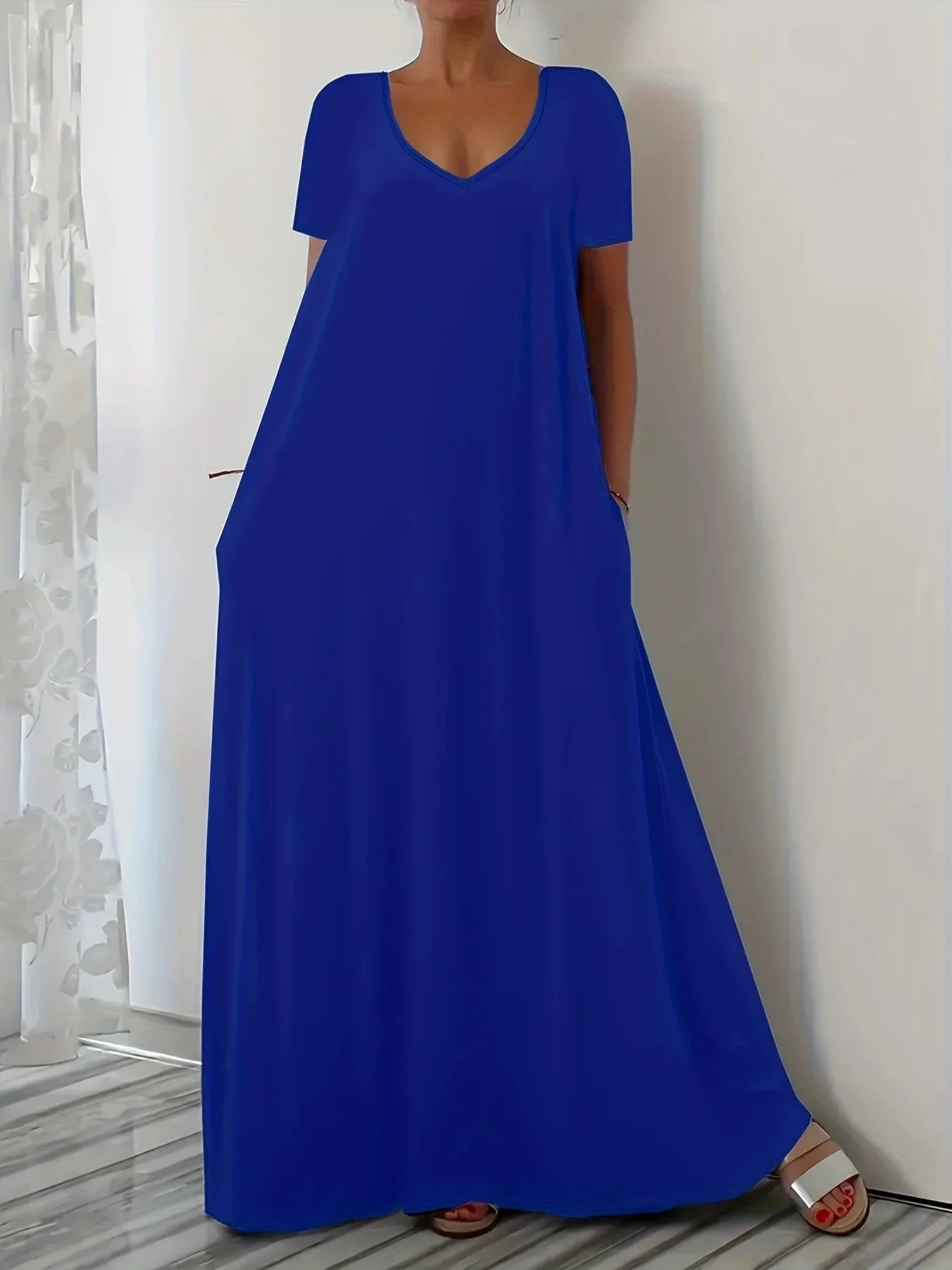 Robe Longue Ample — Col en V, Manches Courtes & Poche