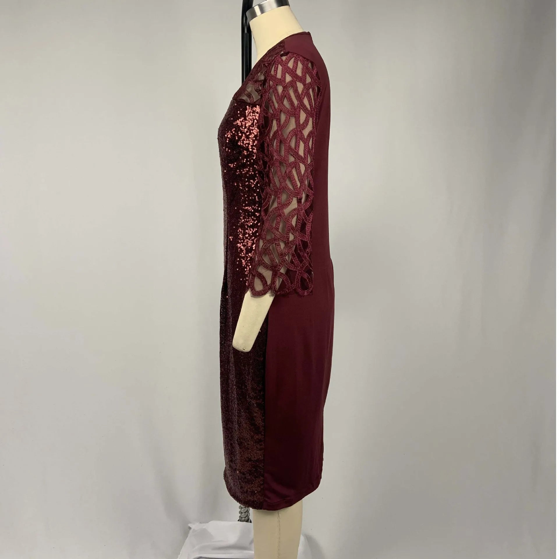 Robe Midi Sequins — Manches Courtes, Silhouette Une Ligne, Style Soirée