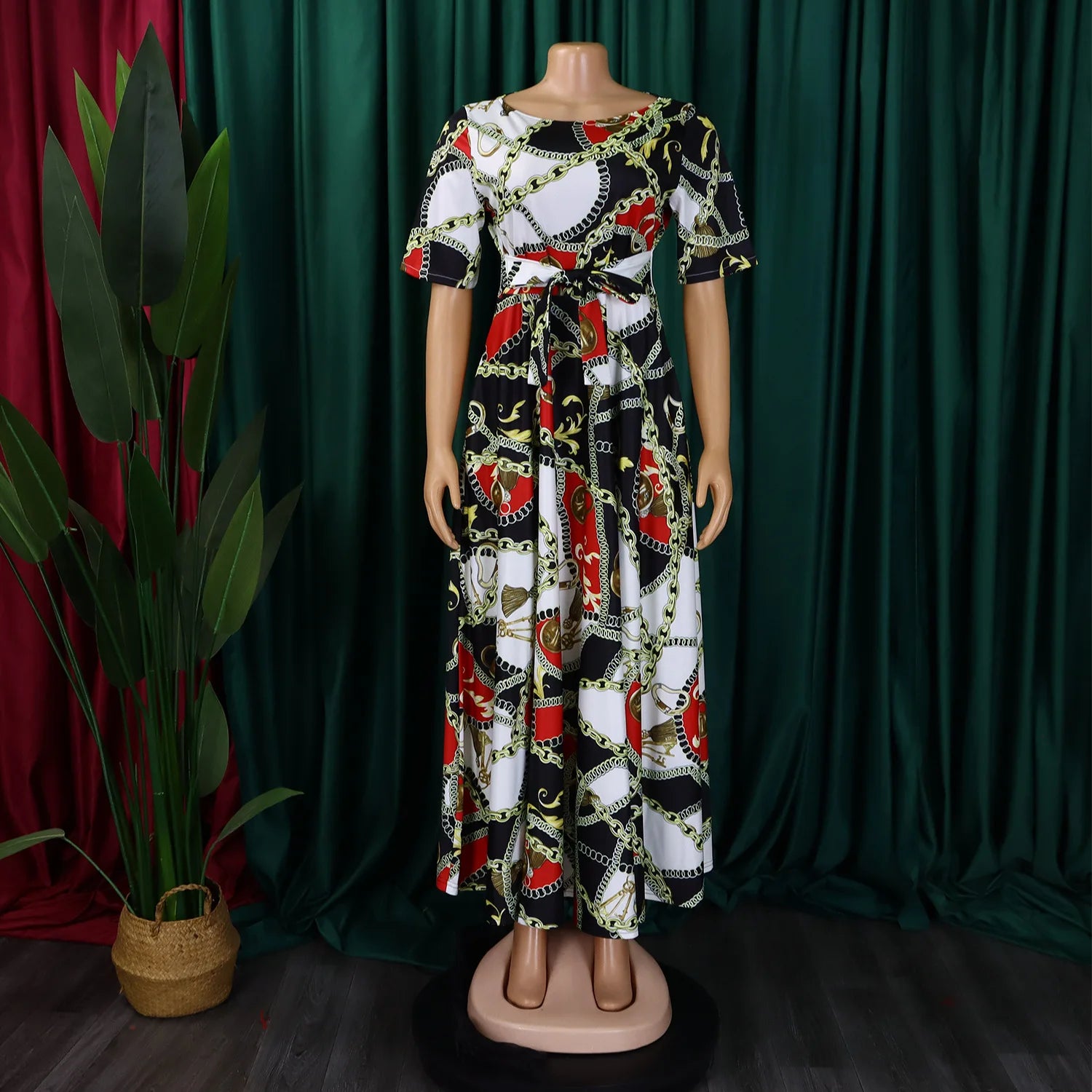 Robe Longue Imprimée avec Ceinture — Col Rond, Manches Courtes, Longueur Cheville