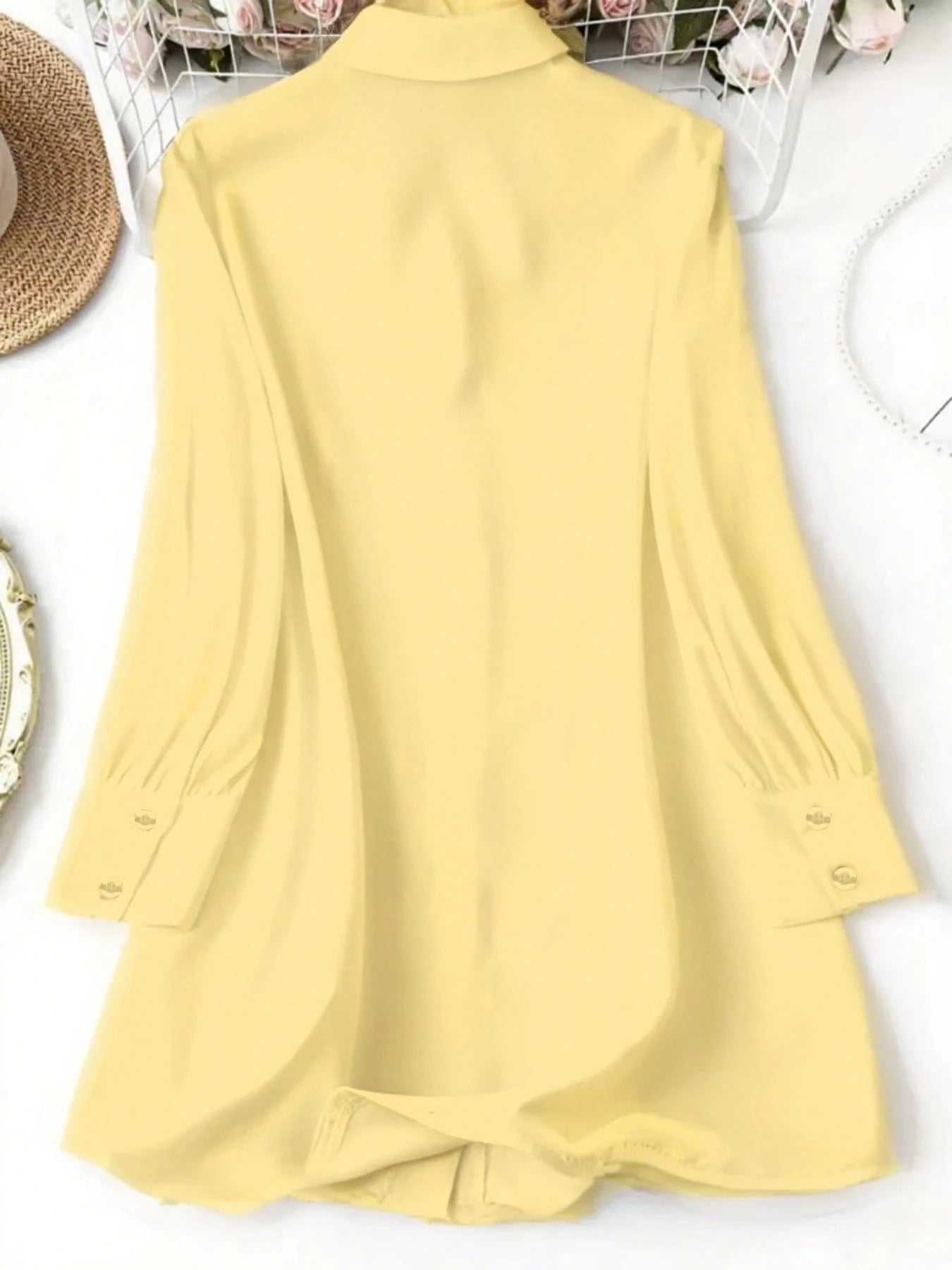 Chemise Satinée Façon Soie — Revers, Ouverture Totale, Coupe Lâche