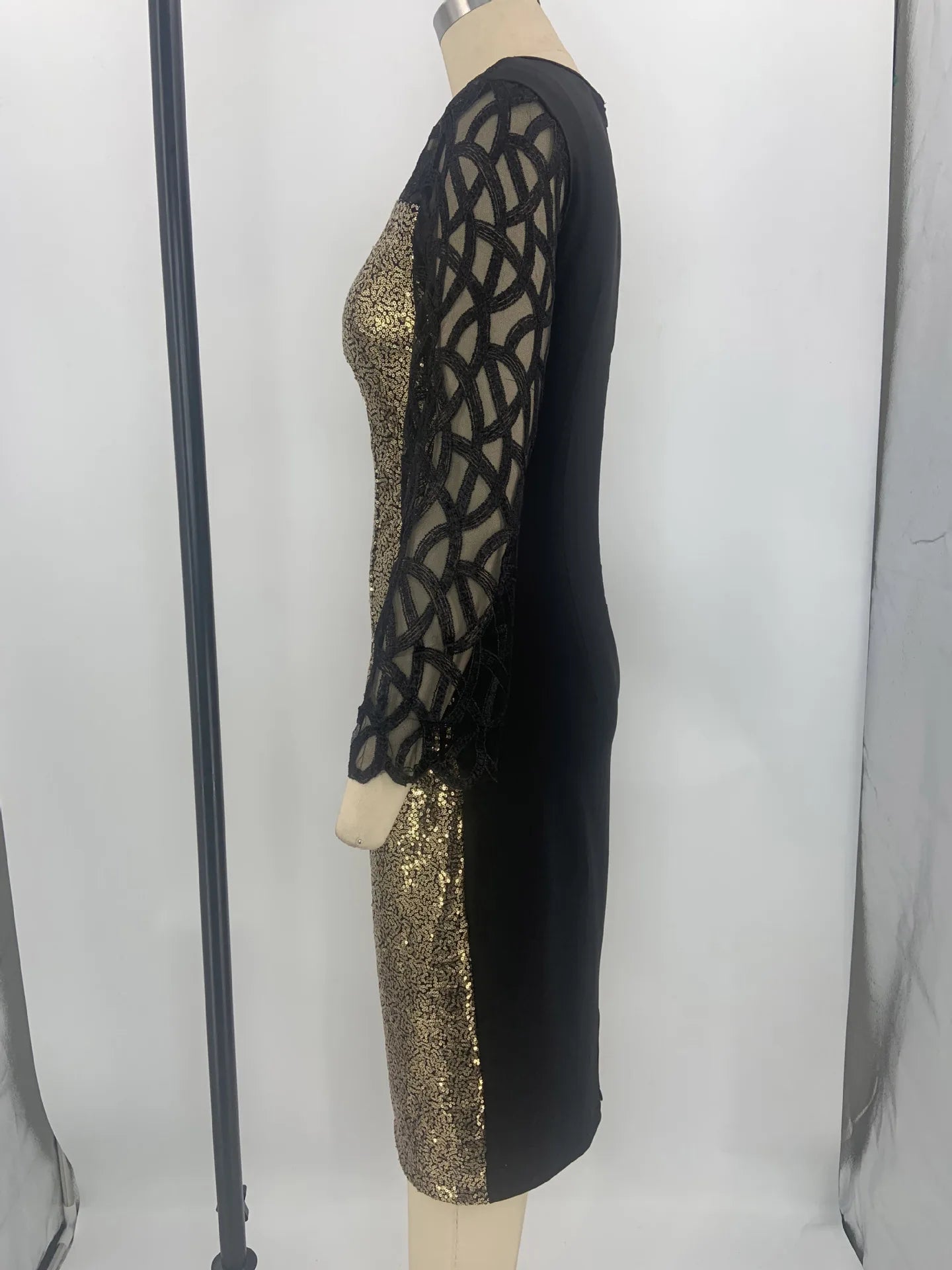 Robe Midi Sequins — Manches Courtes, Silhouette Une Ligne, Style Soirée
