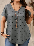 T-shirt Gris Motif Cœur – Col V & Manches Courtes