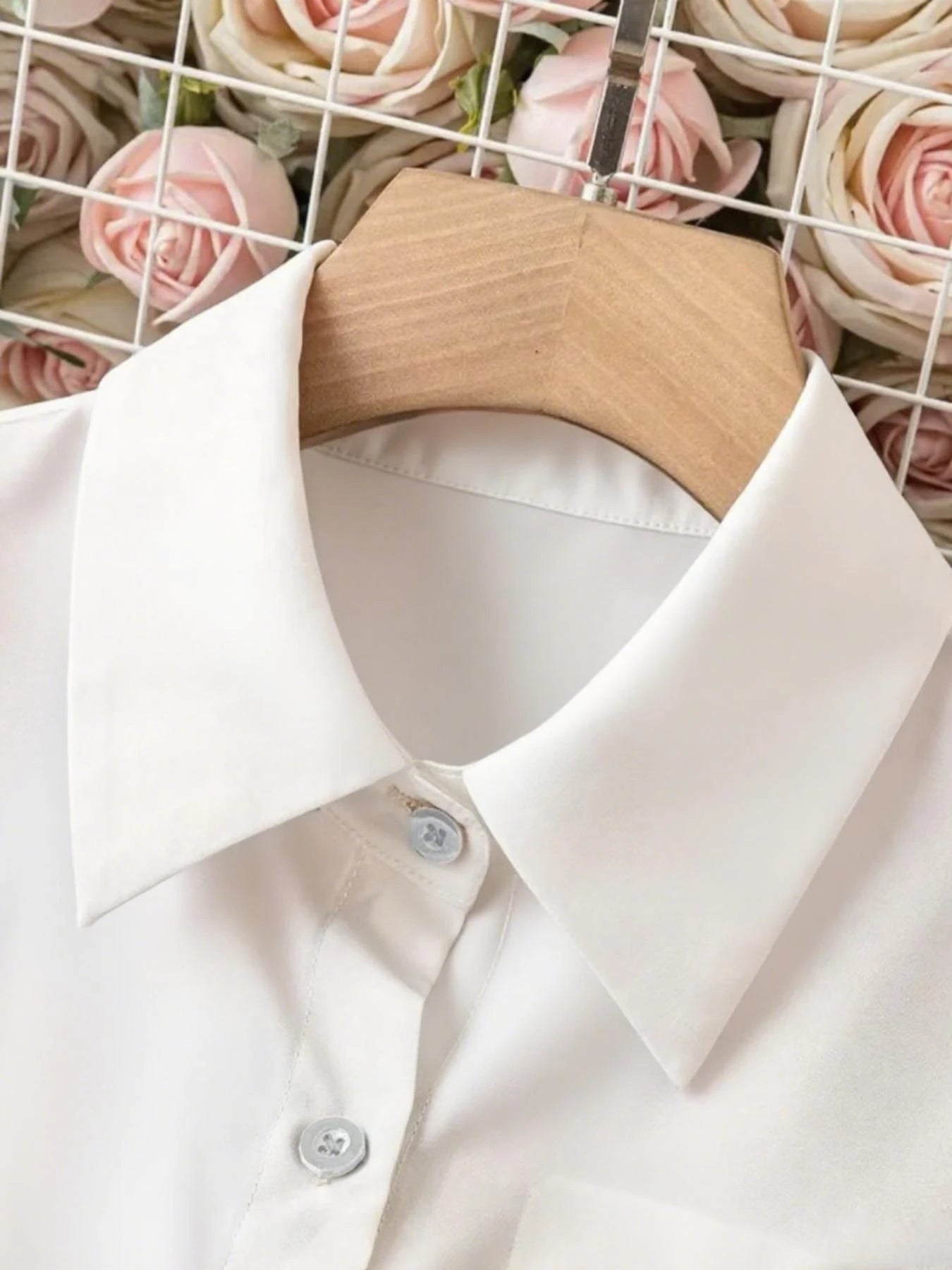 Chemise Satinée Façon Soie — Revers, Ouverture Totale, Coupe Lâche