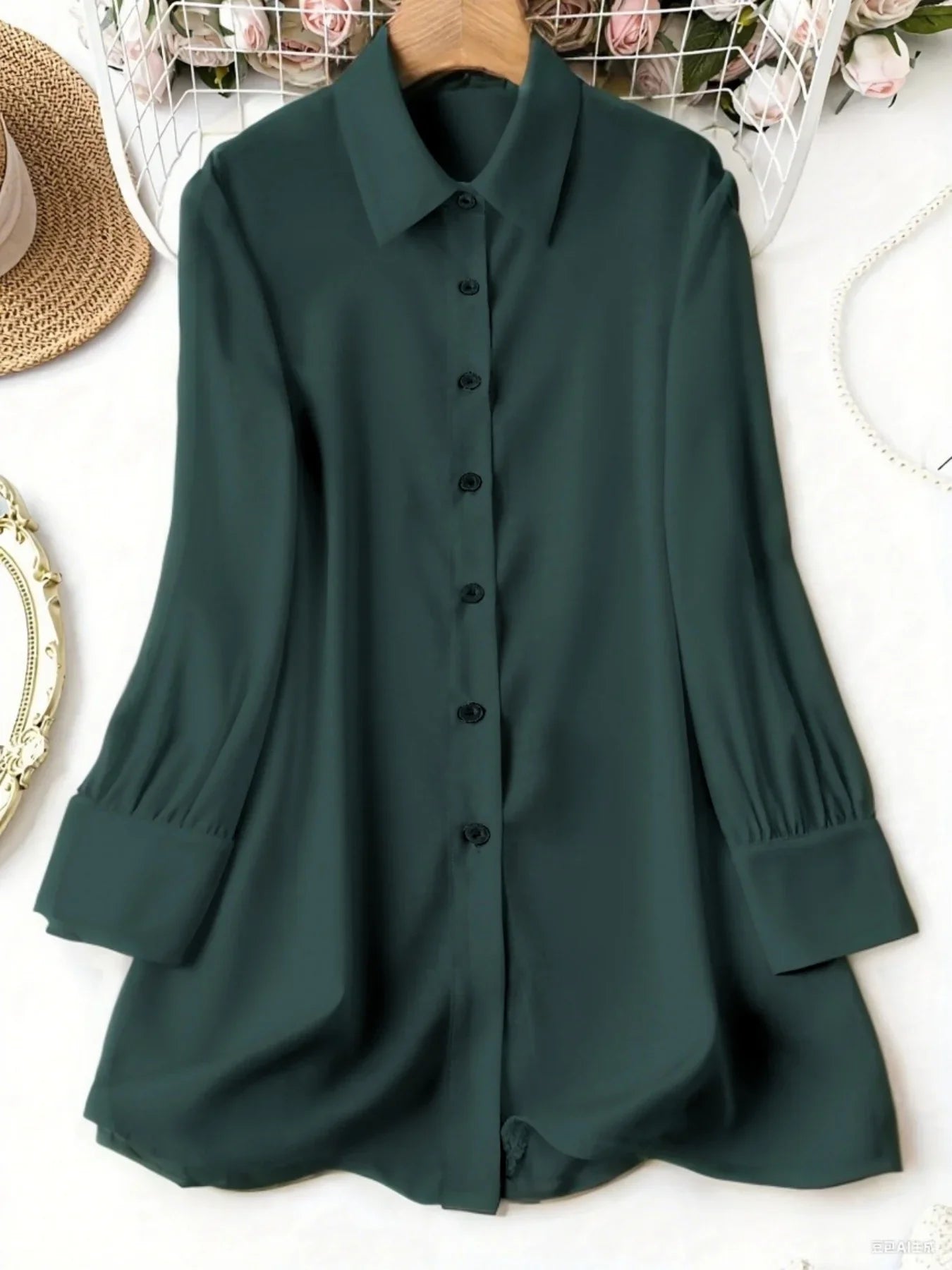 Chemise Satinée Façon Soie — Revers, Ouverture Totale, Coupe Lâche