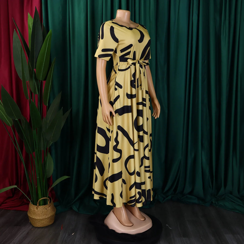 Robe Longue Imprimée avec Ceinture — Col Rond, Manches Courtes, Longueur Cheville