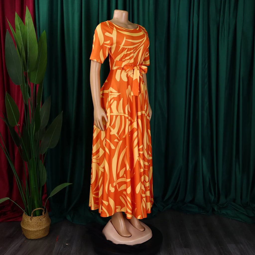 Robe Longue Imprimée avec Ceinture — Col Rond, Manches Courtes, Longueur Cheville