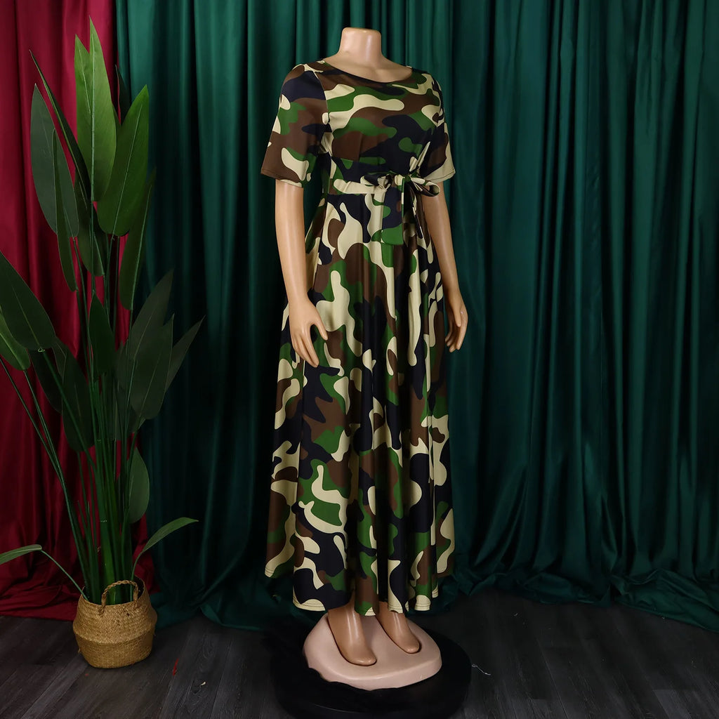 Robe Longue Imprimée avec Ceinture — Col Rond, Manches Courtes, Longueur Cheville