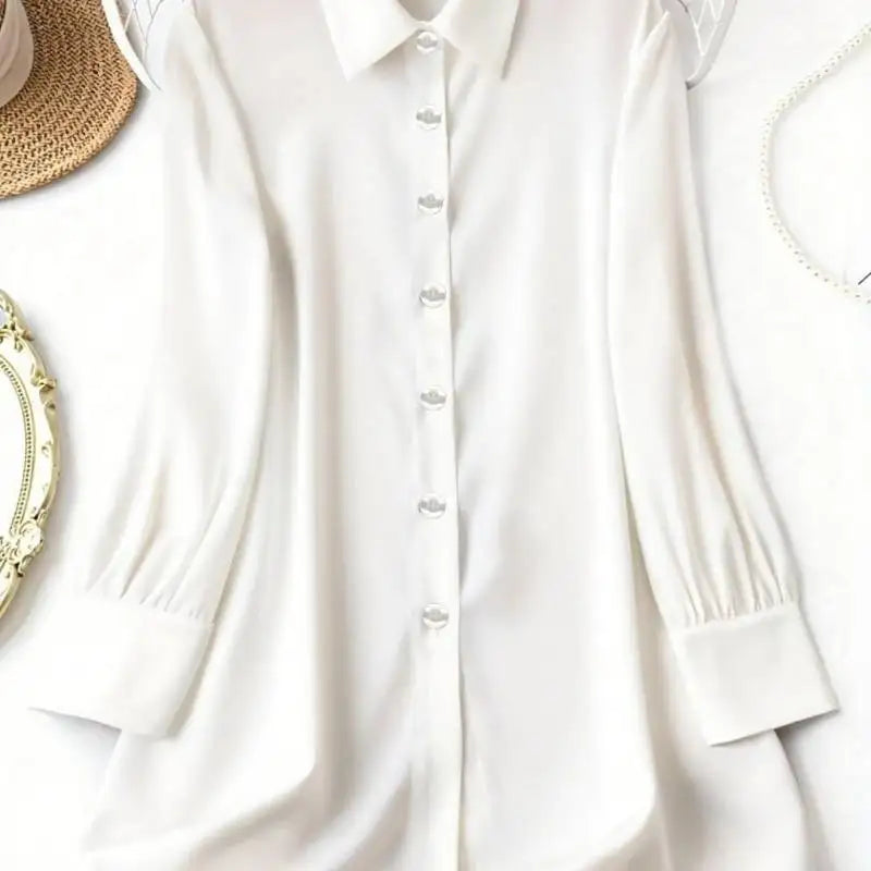 Chemise Satinée Façon Soie — Revers, Ouverture Totale, Coupe Lâche