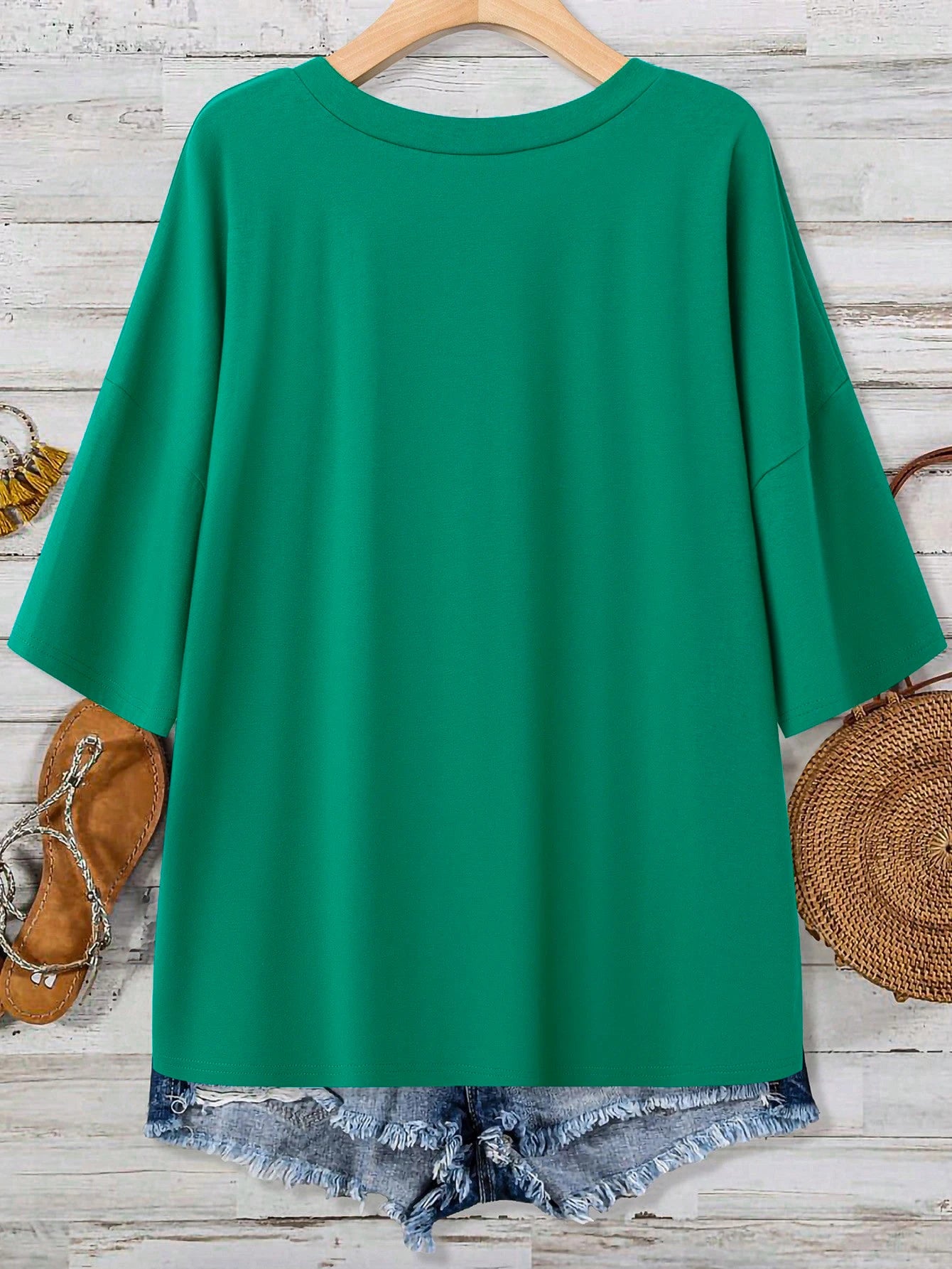 T-shirt Ample Col V — Manches Chauve-Souris, Poche Avant, Couleur Unie