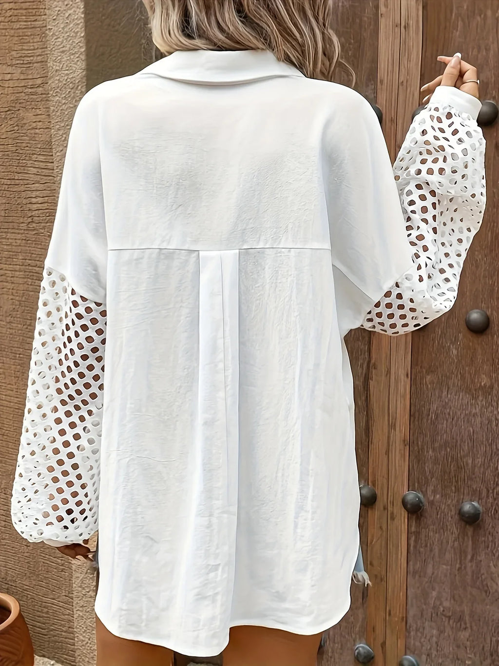 Chemise Manches Longues Ajourées — Col V, Ouverture Totale, Couleur Unie