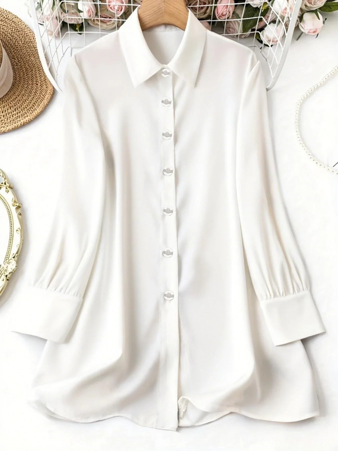 Chemise Satinée Façon Soie — Revers, Ouverture Totale, Coupe Lâche