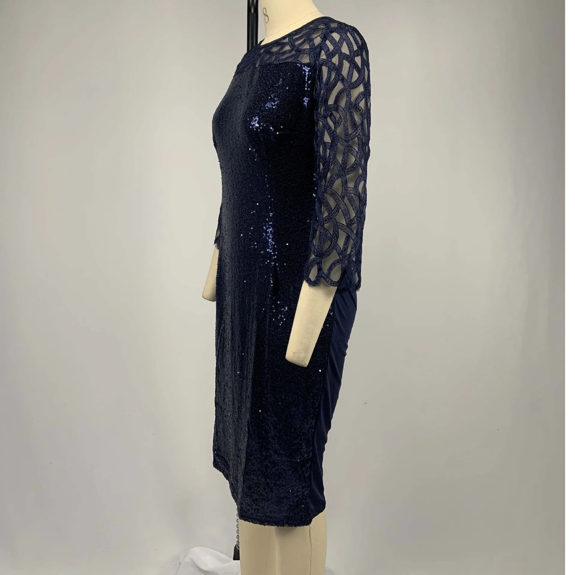 Robe Midi Sequins — Manches Courtes, Silhouette Une Ligne, Style Soirée