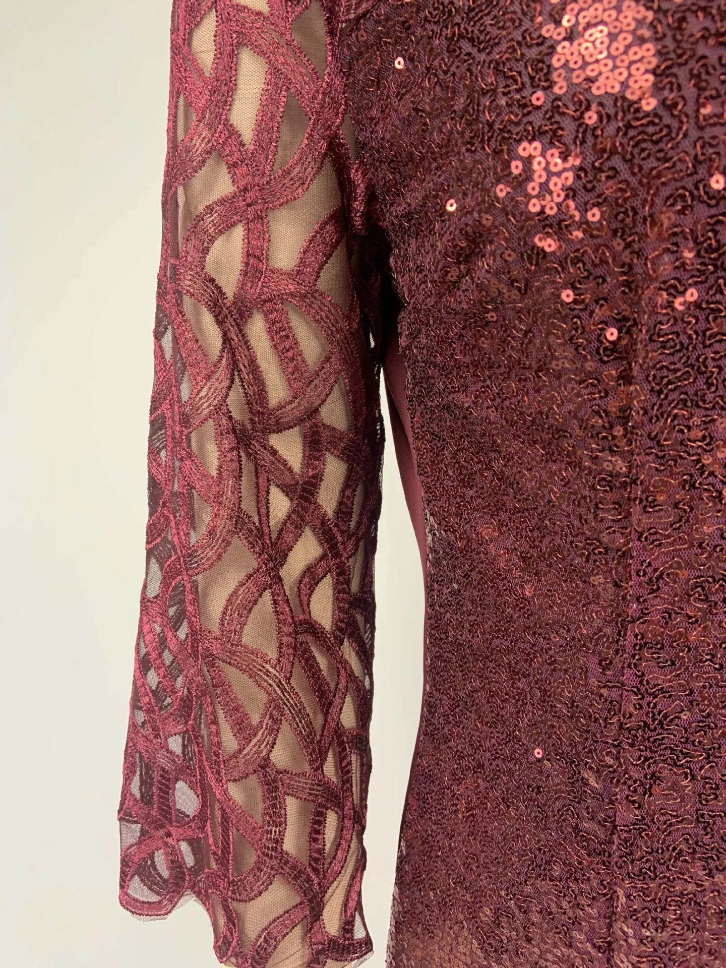 Robe Midi Sequins — Manches Courtes, Silhouette Une Ligne, Style Soirée