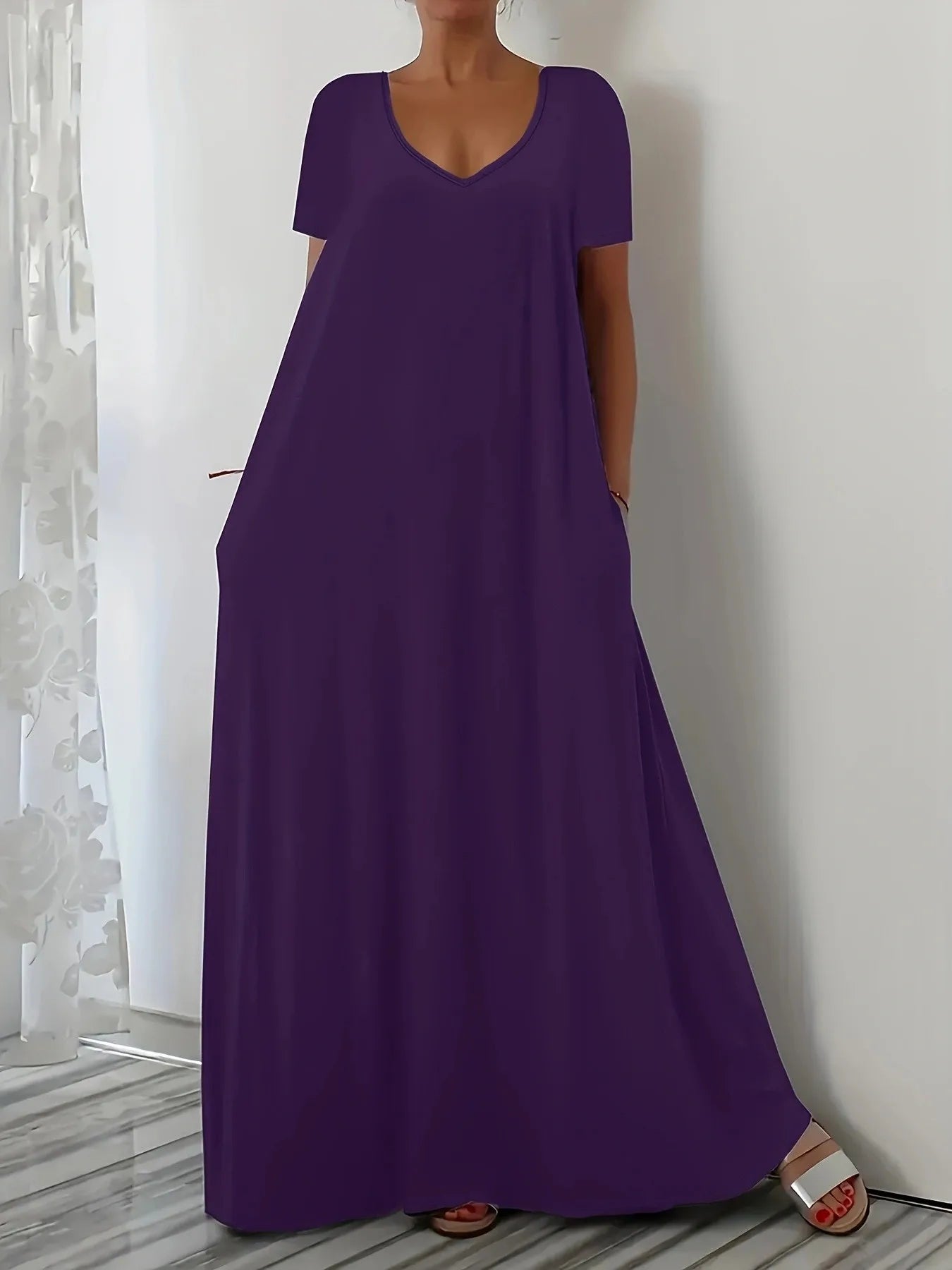 Robe Longue Ample — Col en V, Manches Courtes & Poche