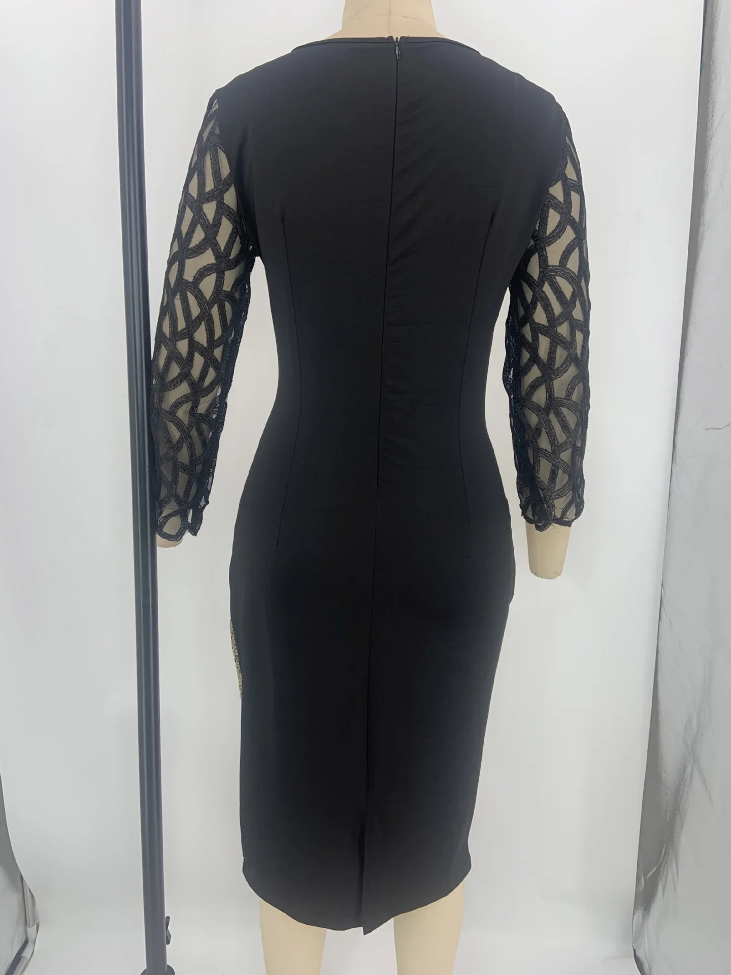 Robe Midi Sequins — Manches Courtes, Silhouette Une Ligne, Style Soirée