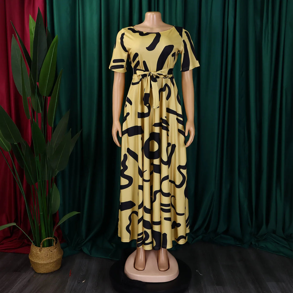 Robe Longue Imprimée avec Ceinture — Col Rond, Manches Courtes, Longueur Cheville